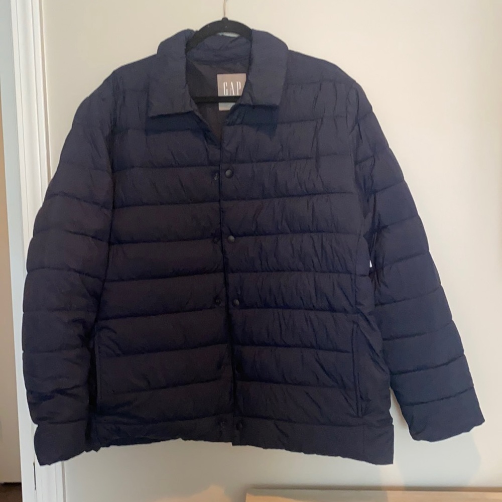BRAND NEW Gap Men’s light weight puffer coat